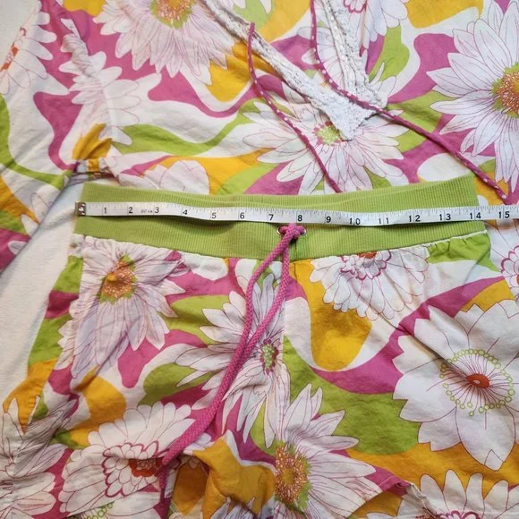 Vintage Seventeen Pajama Set with Retro Floral Size Medium - Picture 6 of 12